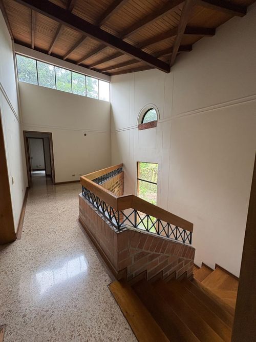 Casa de 4 alcobas en arriendo en Urbanización Las Cumbres, Medellín, 371 m² · foto 20 de 20