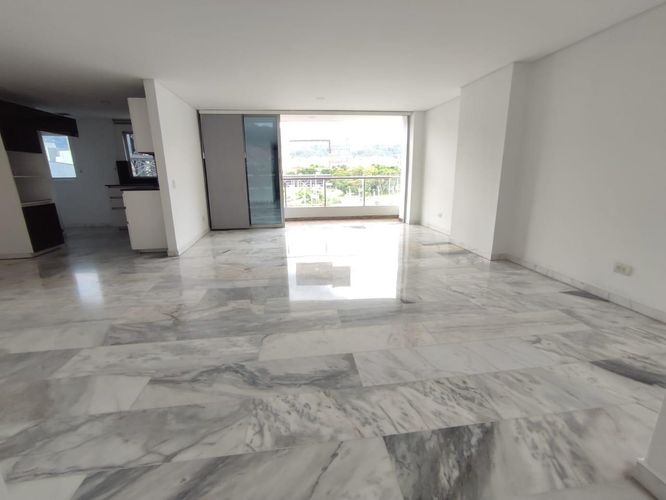 Apartamento de 3 alcobas en arriendo en Laureles, Medellín, 120 m² · foto 4 de 20