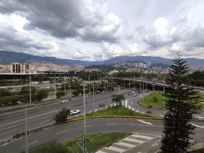 Apartamento de 3 alcobas en arriendo en Laureles, Medellín, 120 m² · foto 5 de 20