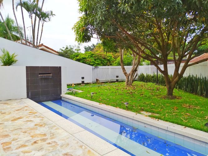 Casa de 5 alcobas en venta en Ciudad Jardin, Cali, 1615 m² · foto 4 de 16