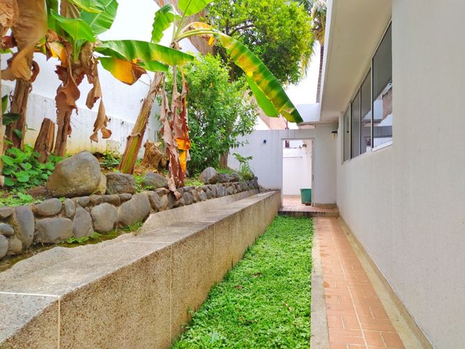 Casa de 5 alcobas en venta en Ciudad Jardin, Cali, 1615 m² · foto 15 de 16