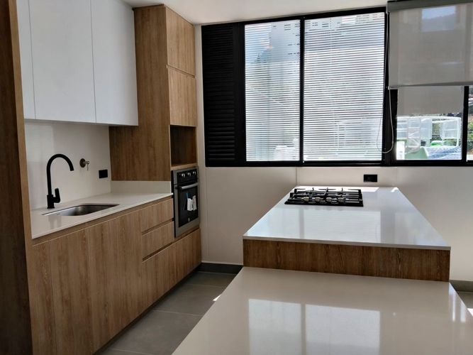 Apartamento de 3 alcobas en arriendo en El Poblado, Medellín, 133 m² · foto 6 de 19