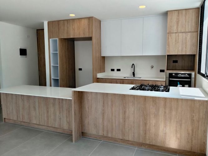 Apartamento de 3 alcobas en arriendo en El Poblado, Medellín, 133 m² · foto 5 de 19