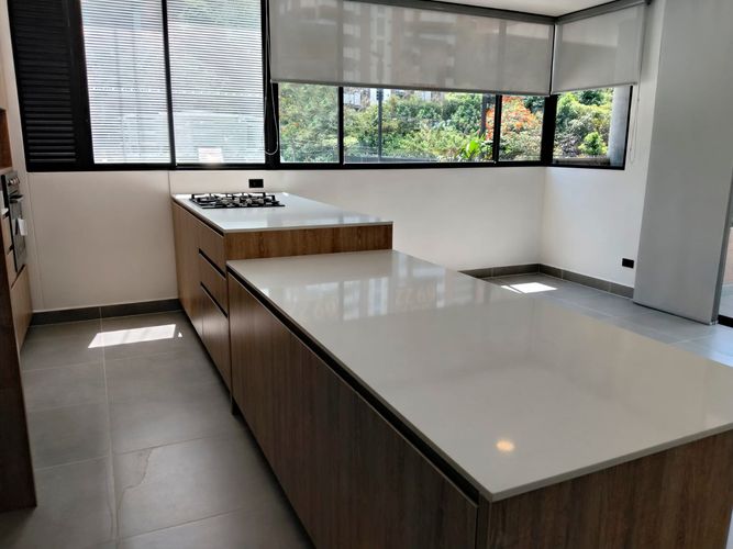 Apartamento de 3 alcobas en arriendo en El Poblado, Medellín, 133 m² · foto 7 de 19