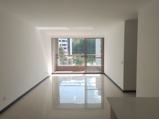 Apartamento de 3 alcobas en arriendo en El Poblado, Medellín, 79 m² · foto 2 de 17