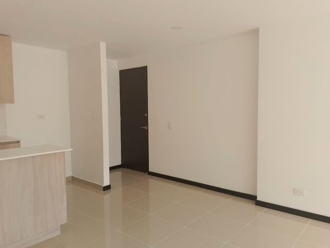 Apartamento de 3 alcobas en arriendo en El Poblado, Medellín, 79 m² · foto 7 de 17