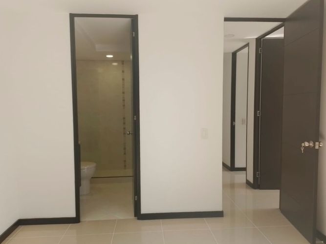 Apartamento de 3 alcobas en arriendo en El Poblado, Medellín, 79 m² · foto 10 de 17