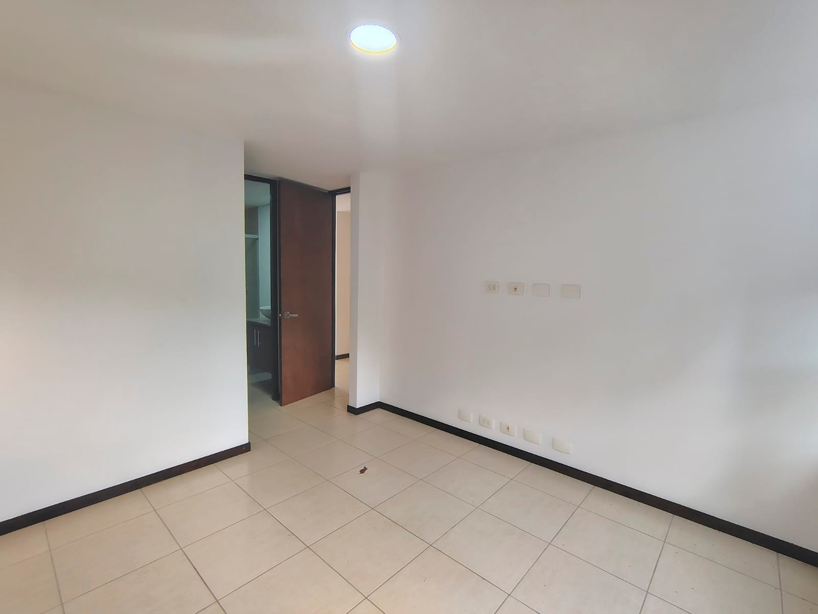 Apartamento en arriendo en El Poblado, Medellín · foto 9 de 15