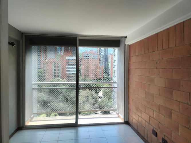Apartamento de 3 alcobas en arriendo en El Poblado, Medellín, 64 m² · foto 2 de 13
