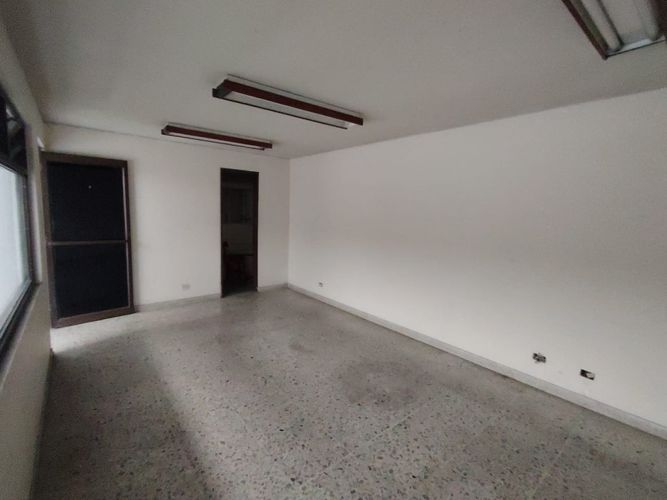 Edificio en arriendo en Santa Rosa, Cali, 900 m² · foto 4 de 9