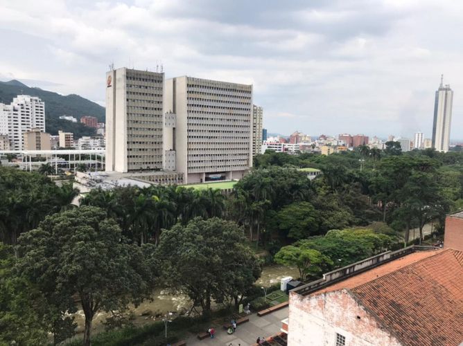 Edificio en arriendo en San Pedro, Cali, 1335 m² · foto 2 de 5