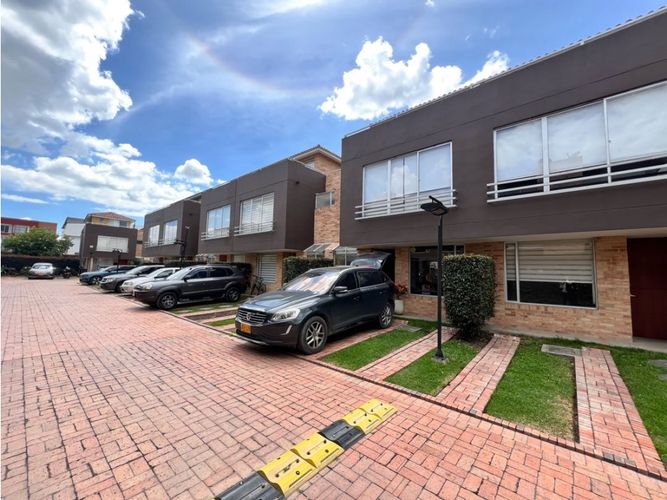 Casa de 3 alcobas en venta en Cr El Gran Chaparral, Chía, 109 m² · foto 2 de 24