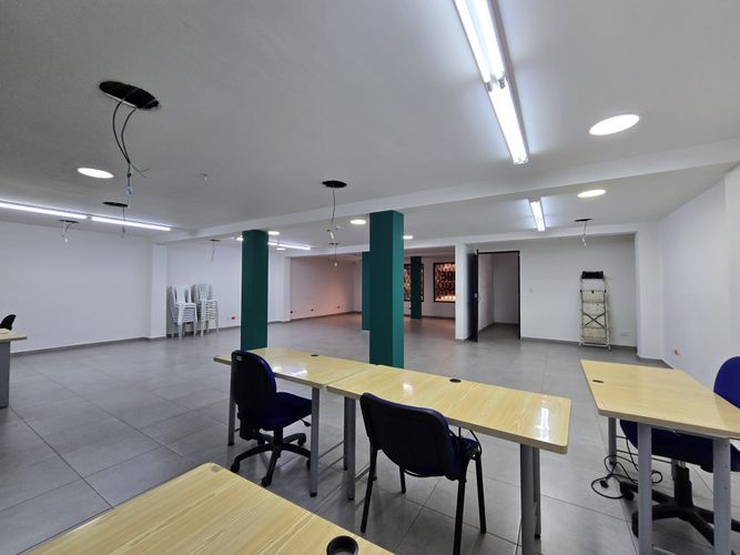 Edificio en venta en San Vicente, Cali, 695 m² · foto 3 de 22