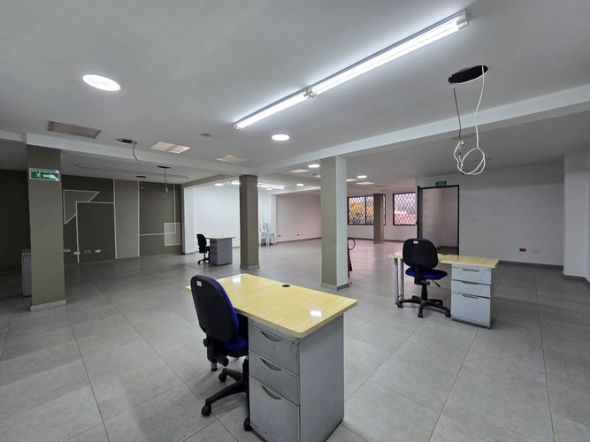 Edificio en venta en San Vicente, Cali, 695 m² · foto 14 de 22