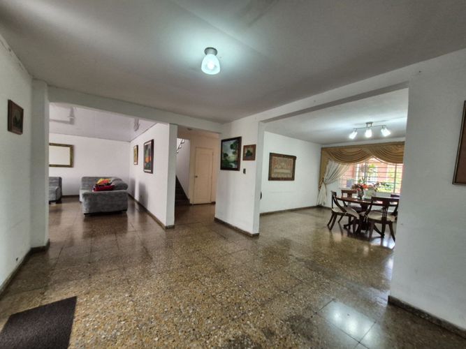 Casa de 5 alcobas en venta en La Flora, Cali, 400 m² · foto 4 de 22