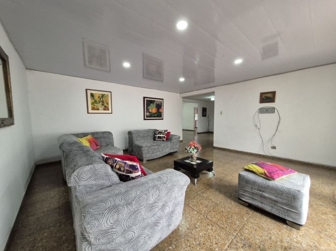 Casa de 5 alcobas en venta en La Flora, Cali, 400 m² · foto 9 de 22