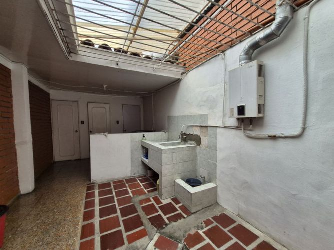 Casa de 5 alcobas en venta en La Flora, Cali, 400 m² · foto 11 de 22