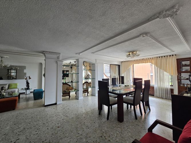 Apartamento de 4 alcobas en venta en Tejares Cristales, Cali, 212 m² · foto 5 de 21