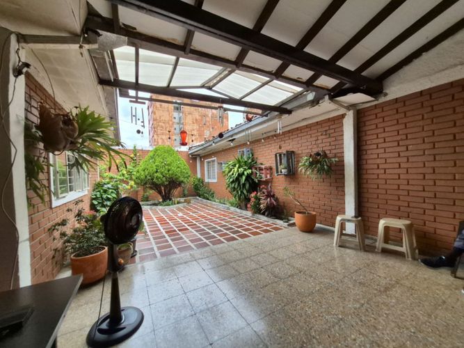 Casa de 5 alcobas en venta en La Flora, Cali, 400 m² · foto 17 de 22