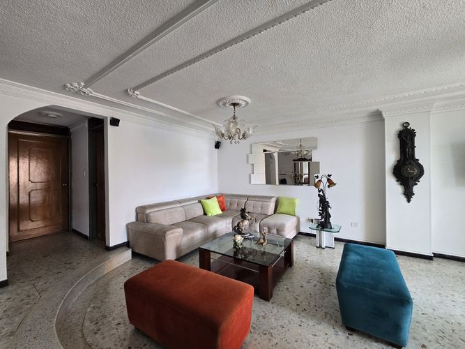 Apartamento de 4 alcobas en venta en Tejares Cristales, Cali, 212 m² · foto 6 de 21