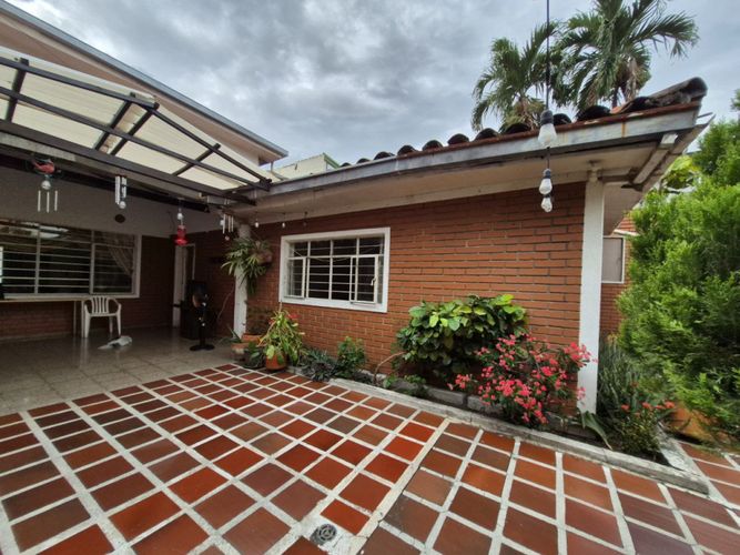 Casa de 5 alcobas en venta en La Flora, Cali, 400 m² · foto 19 de 22