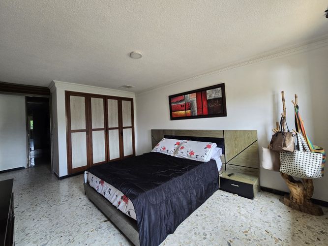 Apartamento de 4 alcobas en venta en Tejares Cristales, Cali, 212 m² · foto 9 de 21
