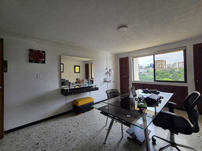Apartamento de 4 alcobas en venta en Tejares Cristales, Cali, 212 m² · foto 14 de 21