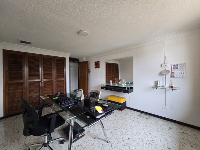 Apartamento de 4 alcobas en venta en Tejares Cristales, Cali, 212 m² · foto 15 de 21