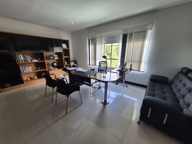 Apartamento de 3 alcobas en venta en Ciudad Jardin, Cali, 200 m² · foto 11 de 24