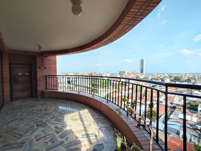 Apartamento de 2 alcobas en venta en Granada, Cali, 110 m² · foto 2 de 24