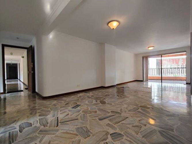 Apartamento de 2 alcobas en venta en Granada, Cali, 110 m² · foto 5 de 24