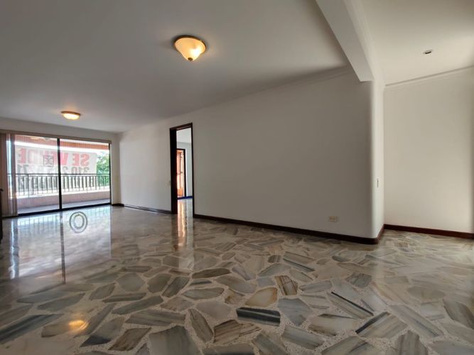 Apartamento de 2 alcobas en venta en Granada, Cali, 110 m² · foto 6 de 24