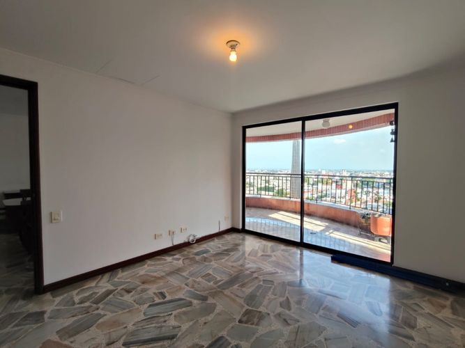 Apartamento de 2 alcobas en venta en Granada, Cali, 110 m² · foto 10 de 24