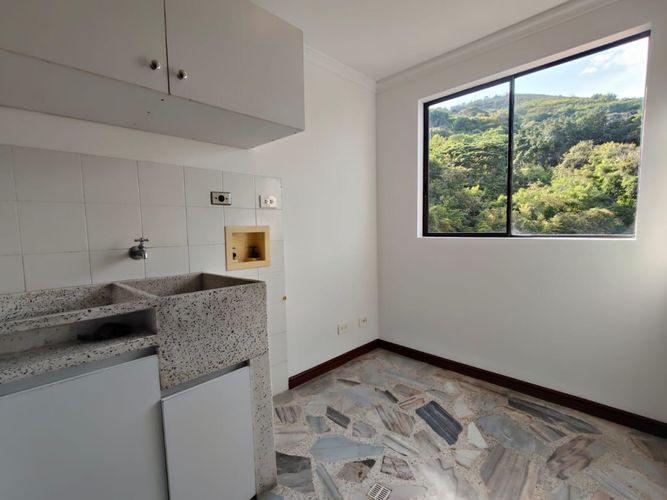 Apartamento de 2 alcobas en venta en Granada, Cali, 110 m² · foto 20 de 24