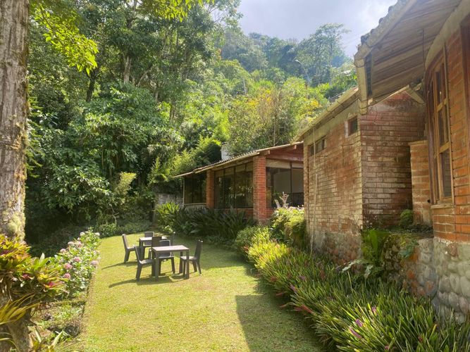 Casa de 4 alcobas en venta en La Elvira, Cali, 406 m² · foto 2 de 12