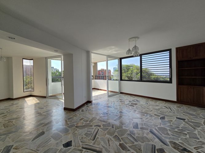 Apartamento en venta en Juanambu, Cali · foto 2 de 24