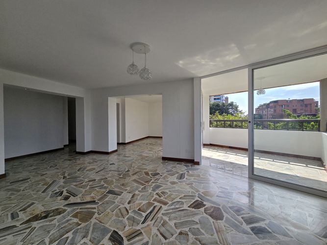 Apartamento en venta en Juanambu, Cali · foto 3 de 24