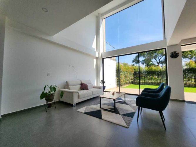 Casa de 5 alcobas en venta en Las Mercedes, Jamundí, 281 m² · foto 9 de 20