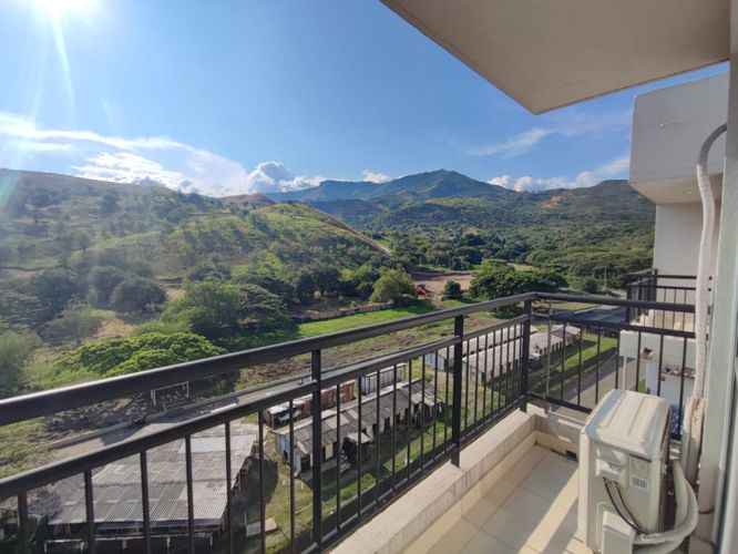 Apartamento de 2 alcobas en venta en Arroyohondo, Yumbo, 51 m² · foto 4 de 16