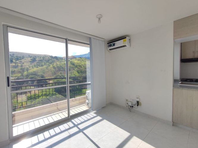 Apartamento de 2 alcobas en venta en Arroyohondo, Yumbo, 51 m² · foto 7 de 16