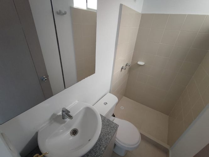 Apartamento de 2 alcobas en venta en Arroyohondo, Yumbo, 51 m² · foto 11 de 16