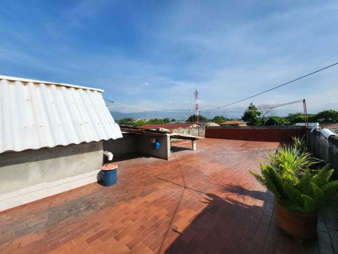 Casa de 8 alcobas en venta en Las Ceibas, Cali, 220 m² · foto 16 de 17