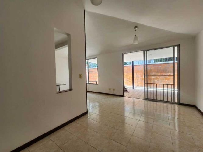 Casa de 3 alcobas en venta en El Castillo, Jamundí, 180 m² · foto 4 de 24