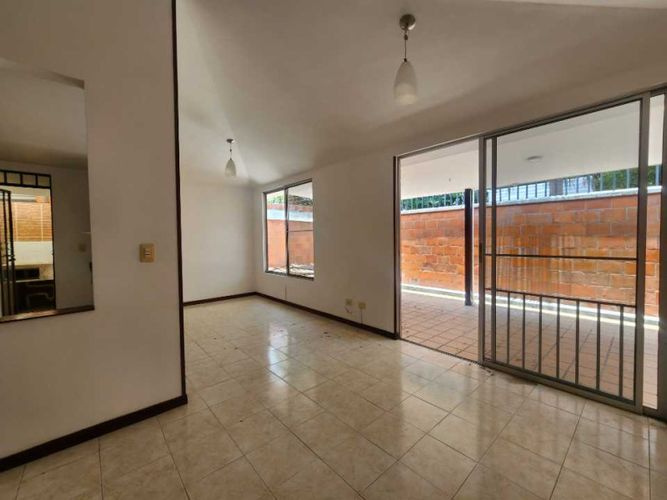 Casa de 3 alcobas en venta en El Castillo, Jamundí, 180 m² · foto 5 de 24