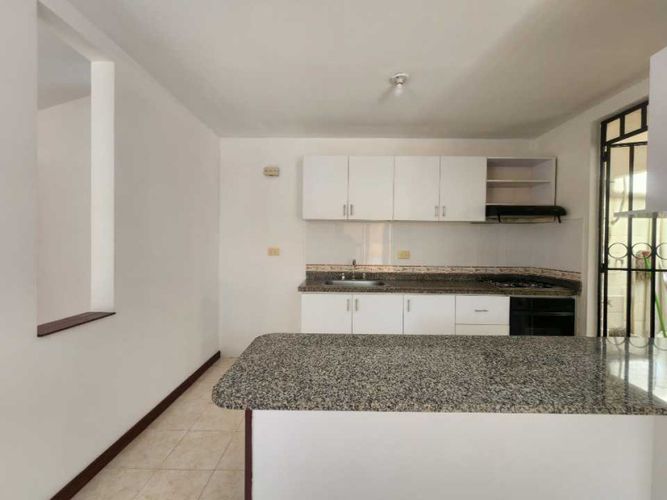 Casa de 3 alcobas en venta en El Castillo, Jamundí, 180 m² · foto 9 de 24