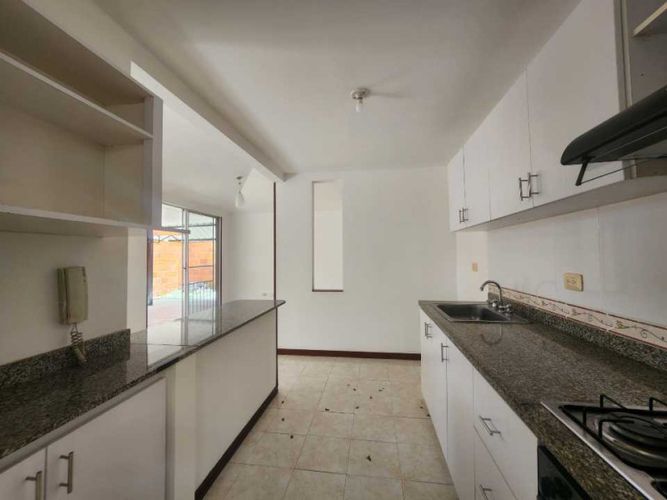 Casa de 3 alcobas en venta en El Castillo, Jamundí, 180 m² · foto 11 de 24