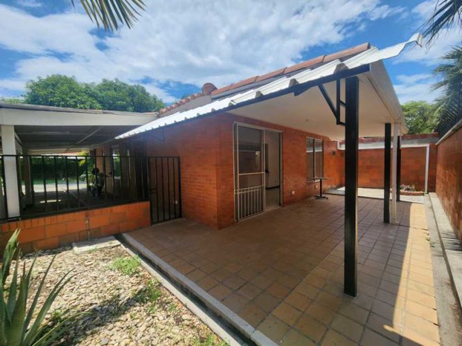 Casa de 3 alcobas en venta en El Castillo, Jamundí, 180 m² · foto 14 de 24