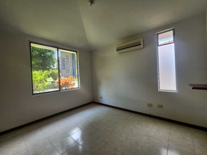 Casa de 3 alcobas en venta en El Castillo, Jamundí, 180 m² · foto 23 de 24