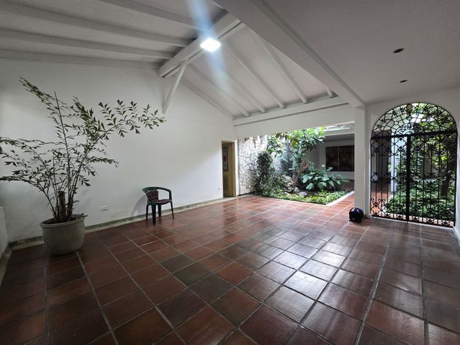 Casa de 3 alcobas en venta en La Flora, Cali, 280 m² · foto 13 de 24