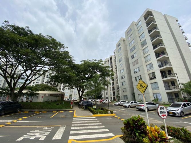 Apartamento de 3 alcobas en venta en Arroyohondo, Yumbo, 60 m² · foto 2 de 24